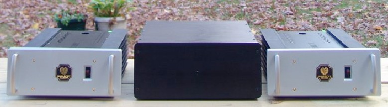 Monarchy Audio SE-250 mono block amplifier H2O Audio Signature 100 stereo amplifier An Amplifier Comparison
