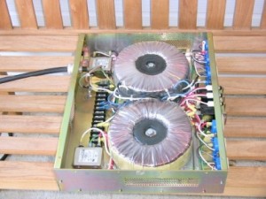 Monarchy Audio M150 2000 Watt AC Power Supply inside review
