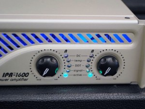 Peavey IPR 1600 controls
